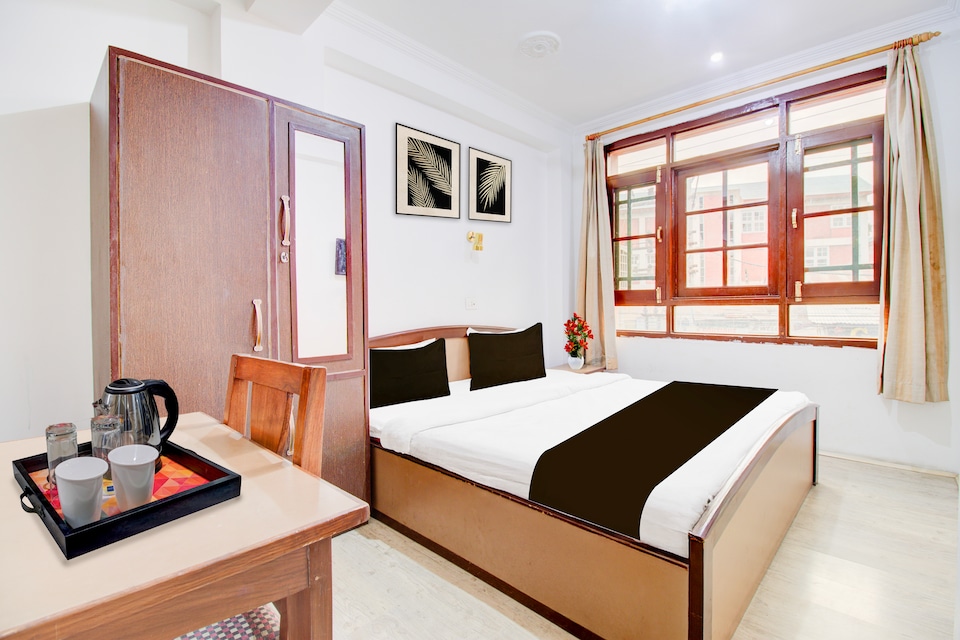 Super Hotel O Hari Singh High Street Formerly City Star, Lal Chowk Srinagar, Srinagar