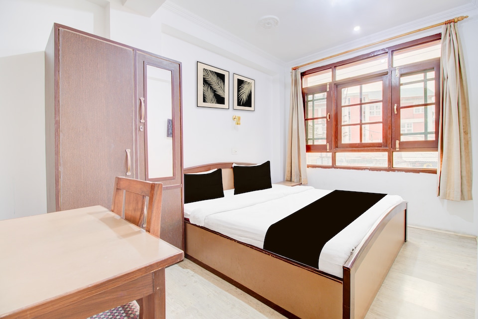 Hotel O Jahangir Chowk Formerly City Star, Lal Chowk Srinagar, Srinagar