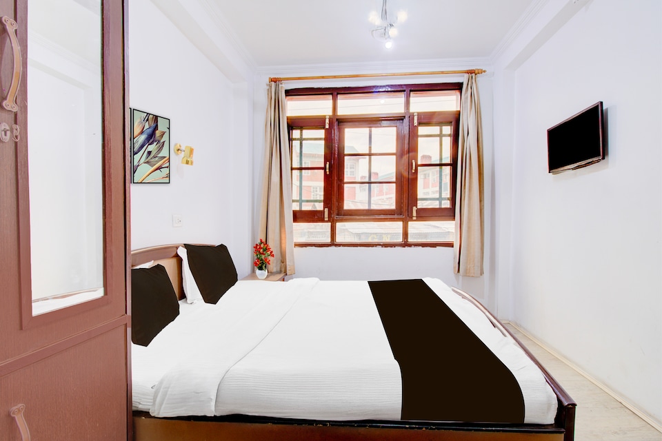 Hotel O Hari Singh High Street Formerly City Star, Lal Chowk Srinagar, Srinagar