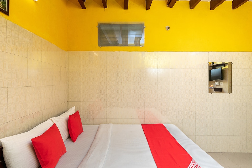 OYO 26460 Varsha Villa, Pondicherry City Centre, पांडिचेरी