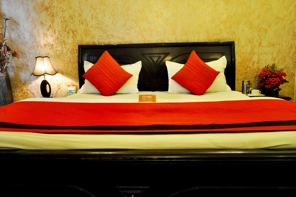 OYO Rooms 140 Star Mall, HUDA CENTRE 1, Gurgaon