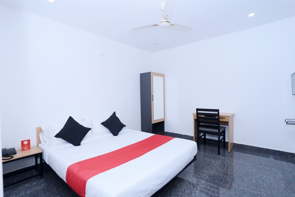 OYO Flagship 26481 Infosys Back Gate Technopark, Technopark Trivandrum, Trivandrum