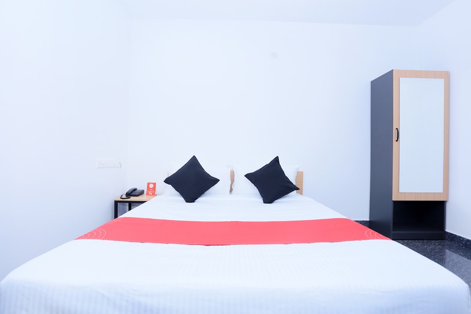 OYO Flagship 26481 Infosys Back Gate Technopark, Technopark Trivandrum, Trivandrum