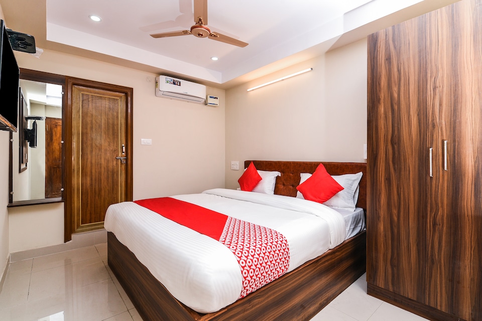 OYO Renuka Hotels, Transit Vizag-II, Visakhapatnam