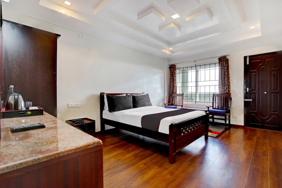 Live on KOL2233, VIP Road Kolkata, Kolkata