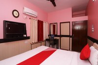 OYO Silver Leaf Near City Centre Salt Lake