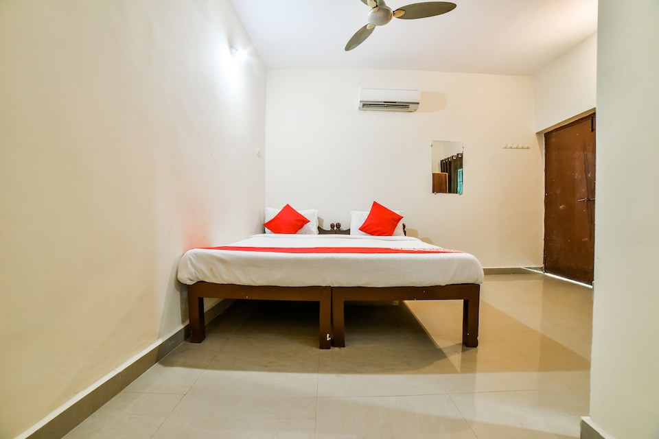 OYO 26605 Bharat Guest House, Baga Goa, Goa