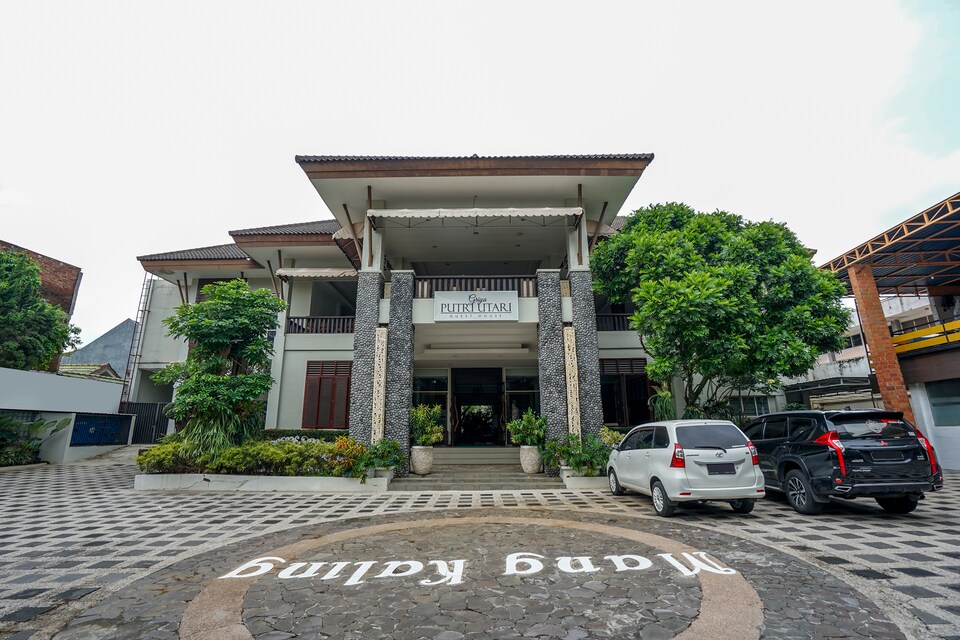 OYO 282 Putri Utari Guest House, Malang Kota, Malang
