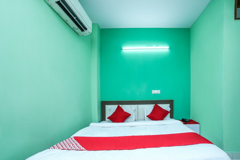 OYO 26623 Qlark Homestay, Paschim Vihar Delhi, Delhi