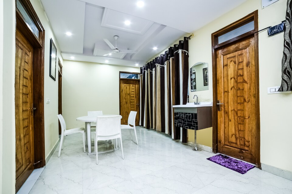 OYO 26623 Qlark Homestay, Paschim Vihar Delhi, Delhi