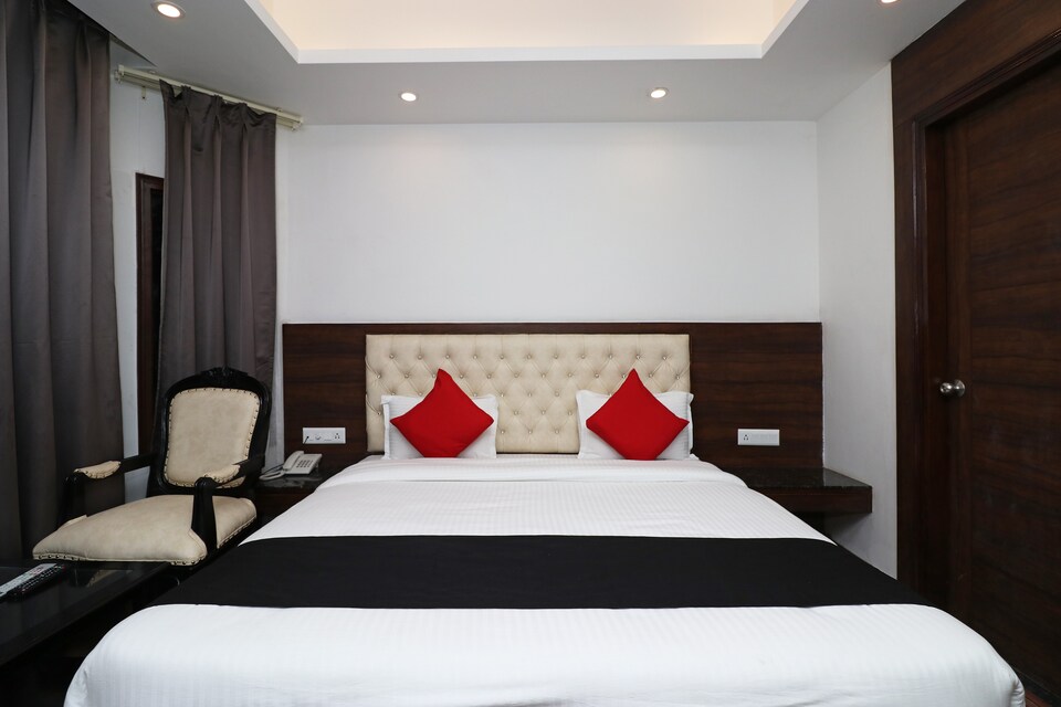 Capital O 26634 Grand SM Regency, Library Chowk Mussoorie, मसूरी