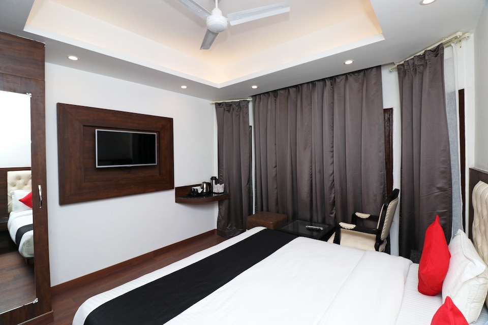 Capital O 26634 Grand SM Regency, Library Chowk Mussoorie, मसूरी