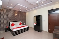 OYO 26642 Hotel Alessia View