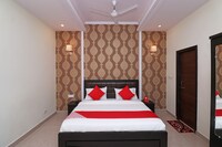 OYO 26642 Hotel Alessia View