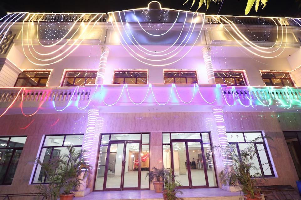 Capital O 26657 Vrindaban Guest House, Charbagh Lucknow, Lucknow