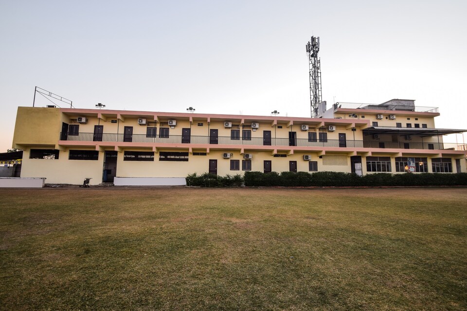 Hotel O Parmanand Garden, Fateh Sagar, उदयपुर
