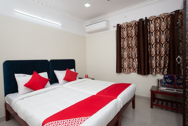 OYO Jr Residency Near Pvr Spi Palazzo Chennai