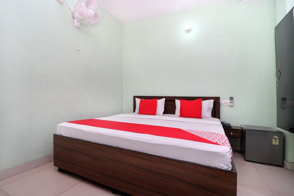 OYO Hotel Choudhary Residency, Golden Temple Road Amritsar, Amritsar
