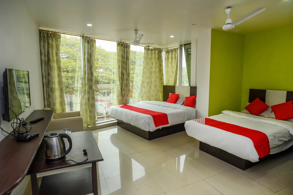 OYO 26676 Chirom Royal Luxury, Platan Bazar Guwahati, Guwahati