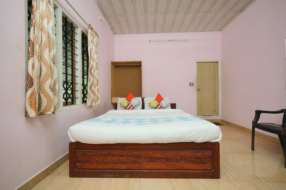 OYO Home 26681 Elegant 3BHK, Anachal, Munnar