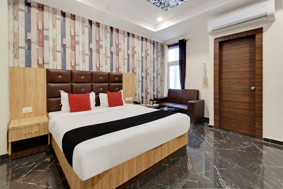 Capital O 26694 Hotel Anubhav, Gomti Nagar Lucknow, Lucknow