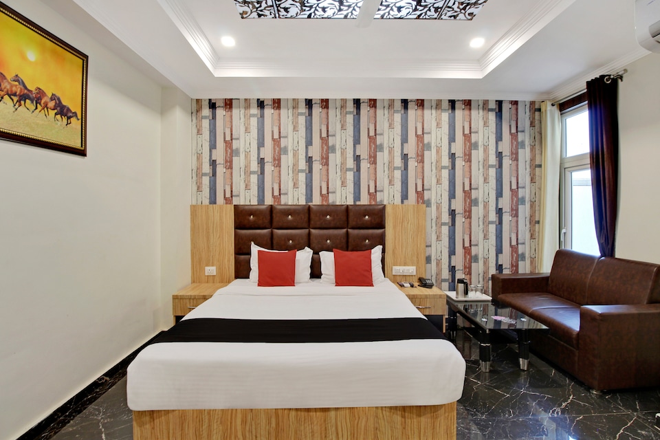 Capital O 26694 Hotel Anubhav, Gomti Nagar Lucknow, Lucknow