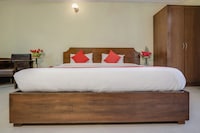 OYO Sky Palace Near Lalbagh Botanical Garden