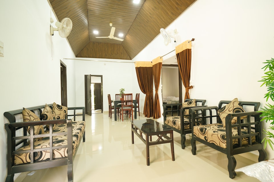 OYO Home 26709 Elegant 4BHK, Anachal, Munnar