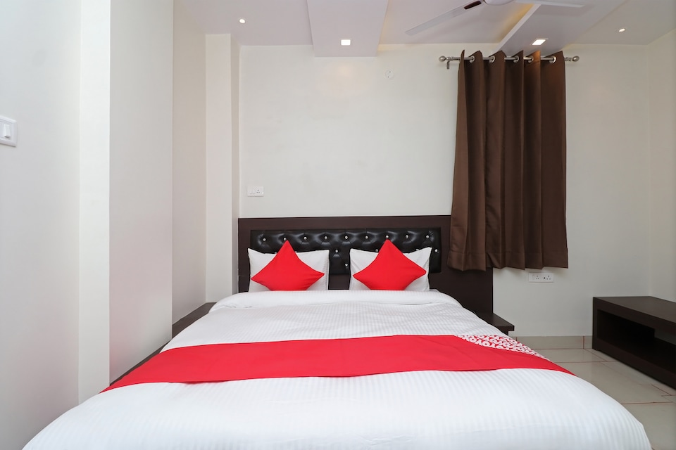 Capital O 26727 Darshan Inn, Circuit House Allahabad, Prayagraj