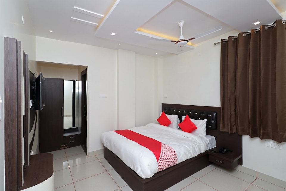 Capital O 26727 Darshan Inn, Circuit House Allahabad, Prayagraj