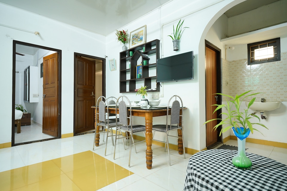 OYO Home 26752 Cosy 2BHK, Anachal, Munnar