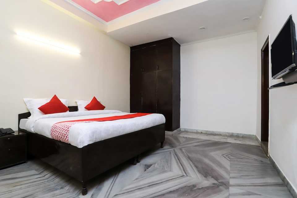 OYO 26753 Sona guest house , Noida City, Noida