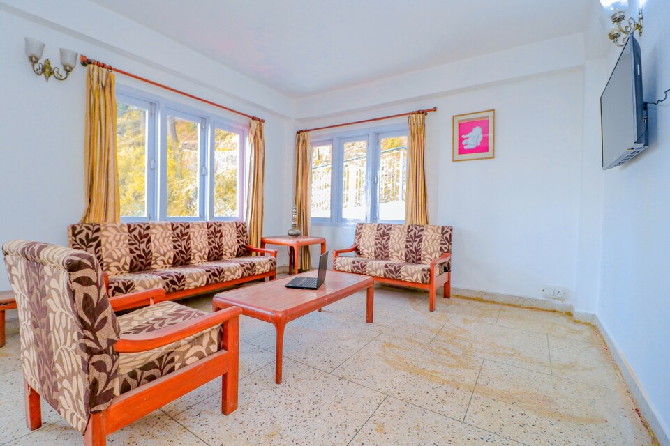 OYO Home 26756 Cosy 3BHK, The Mall Road-Shimla, Shimla