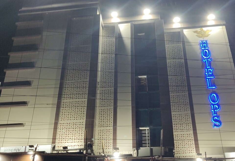 OYO 26767 Hotel Ops, Howrah Kolkata, Kolkata