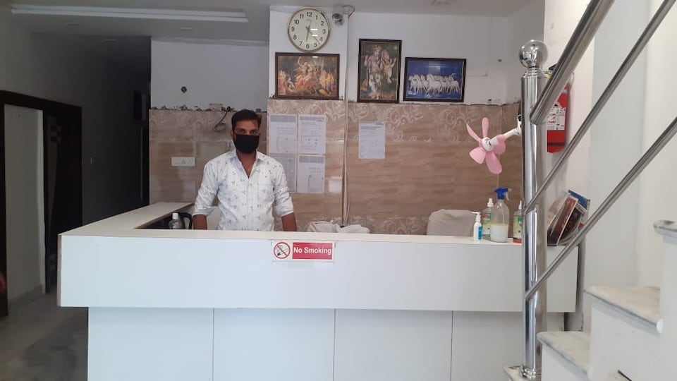 Prop Live in New code - AGR633, Shilpgram, Agra