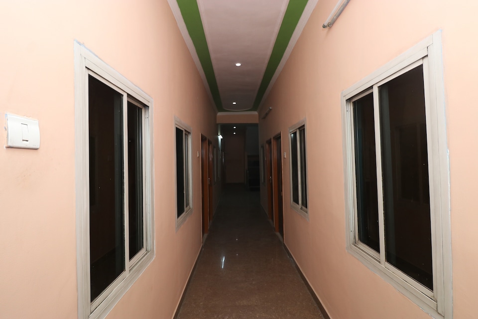 OYO 26772 Hotel Devlali, Rambagh Allahabad, Prayagraj