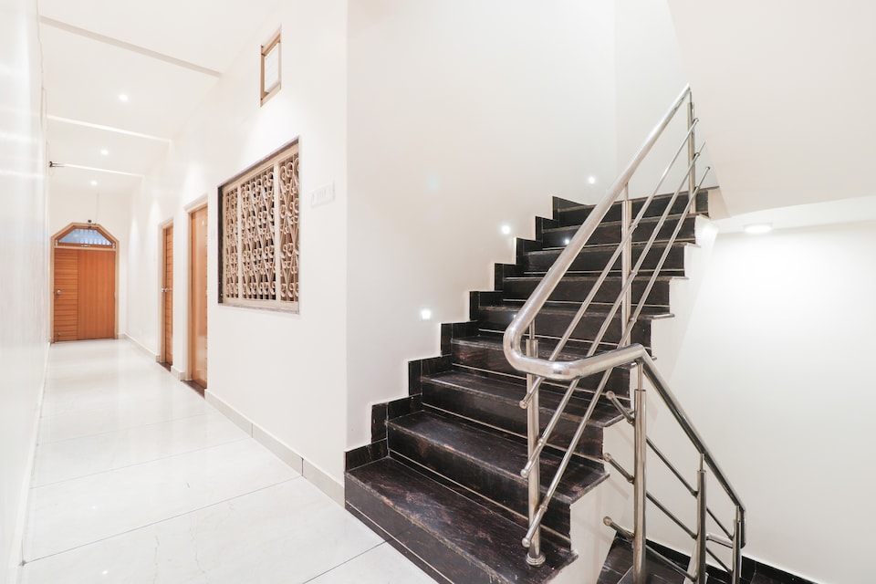 OYO 26781 Hotel Raghupati, Ayodhya, Ayodhya