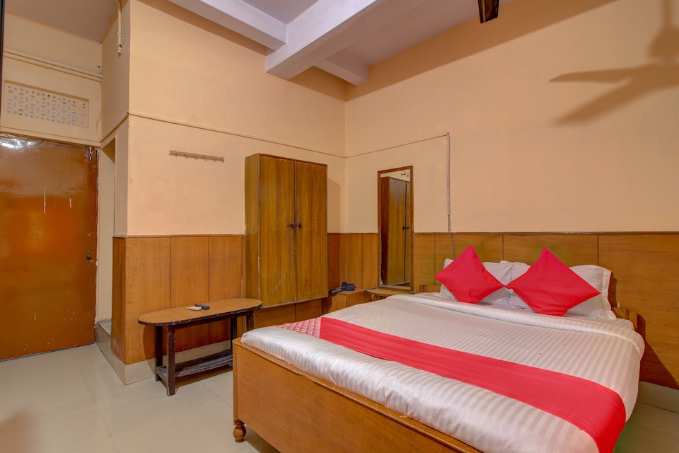 OYO 26807 Hotel Grand, Sakchi Jamshedpur, Jamshedpur