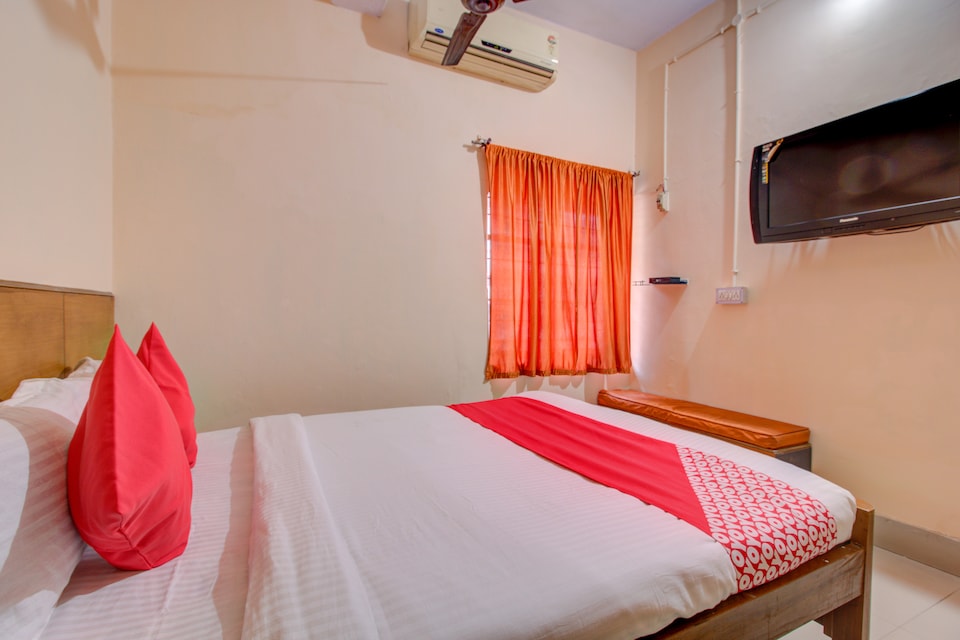 OYO 26807 Hotel Grand, Sakchi Jamshedpur, Jamshedpur
