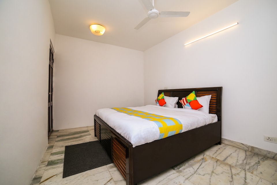 OYO Home 26827 Elegant 2BHK, Lajpat Nagar Delhi, Delhi