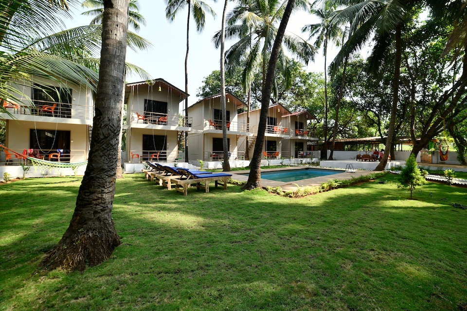 OYO 26851 La Perla Resort, Morjim Goa, गोवा