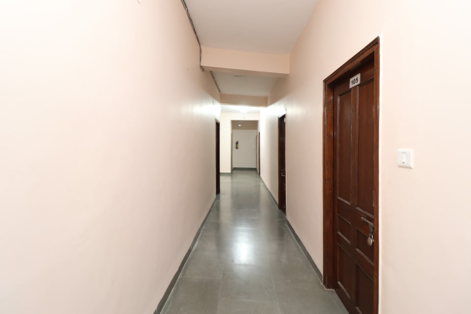OYO Affinity Palace, Hoshangabad Road, Bhopal