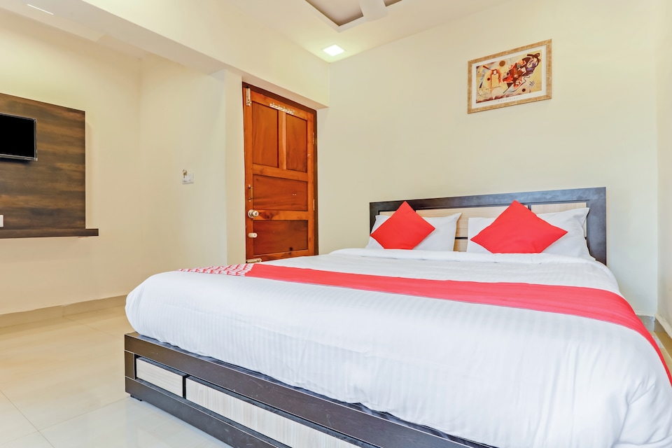 OYO Flagship 26872 Hotel Hindustan, Bendoorwell Mangalore, Mangalore