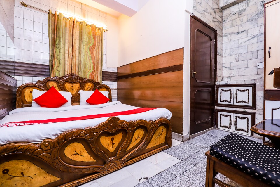 Live as DEL2499, Karol Bagh Delhi, Delhi