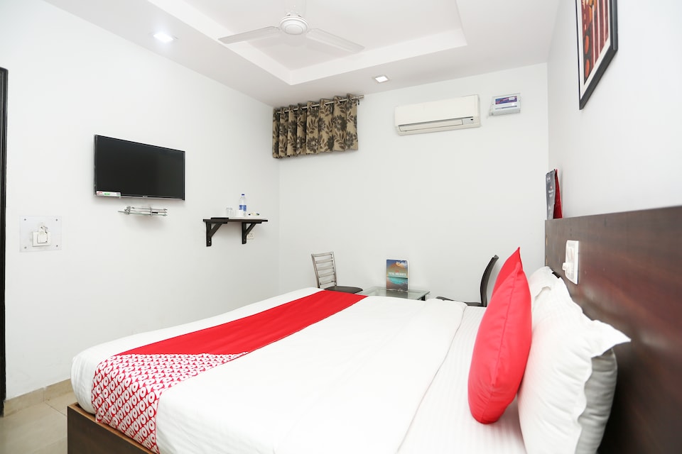 OYO 26875 Karon Home, Lajpat Nagar Delhi, Delhi