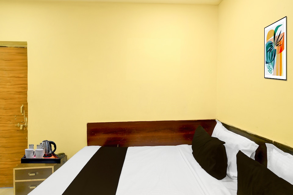 Hotel O Gandhi Hospital Metro Station Kolkata Formerly Vasundhara Guest House, Secunderabad Railway Station-II, Hyderabad