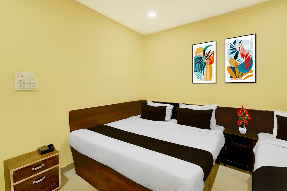 Hotel O James Street Railway Station Hyderabad Formerly Vasundhara Guest House, Secunderabad Railway Station-II, Hyderabad