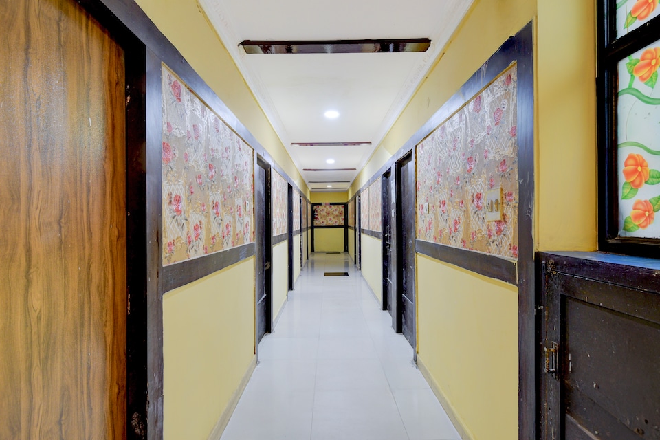 Hotel O Gandhi Hospital Metro Station Kolkata Formerly Vasundhara Guest House, Secunderabad Railway Station-II, Hyderabad