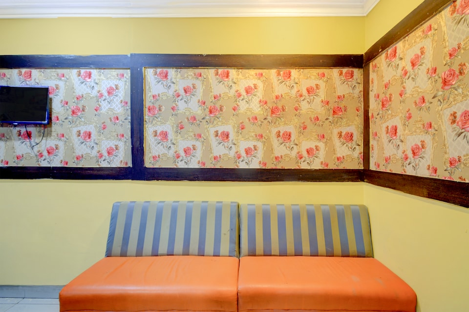 Hotel O Gandhi Hospital Metro Station Kolkata Formerly Vasundhara Guest House, Secunderabad Railway Station-II, Hyderabad