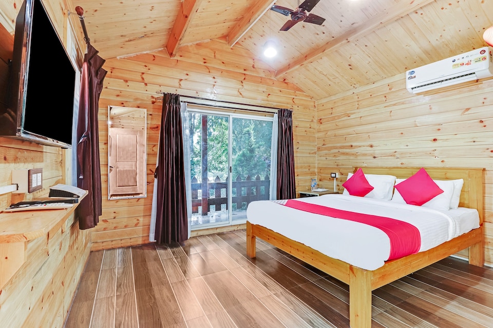 OYO 26892 Coorg Amodhini Wood Cottage Suits, Virajpet, Coorg
